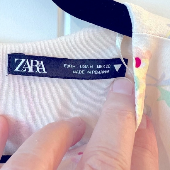 Zara Satin Effect Cut Out Sides Yellow Floral Mini Dress Size Medium - Picture 5 of 9